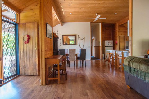 Namaste - Great Family Getaway - Accommodation Mount Tamborine 3