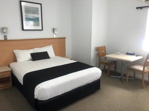 Narwee Hotel - Accommodation Mount Tamborine 0