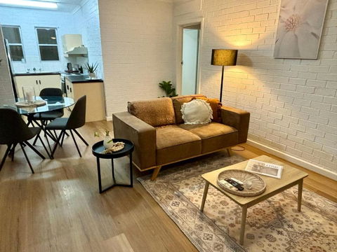 Neat 2 Bedroom Apartment, With Free Parking - Accommodation Mount Tamborine 0