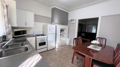 Neat & Tidy Coastal Cottage - Accommodation Mount Tamborine 1