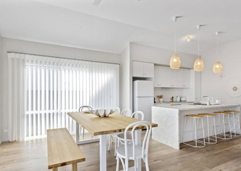 Nest 6 Battunga Ave Port Elliot - No Linen Included - Accommodation Mount Tamborine 3