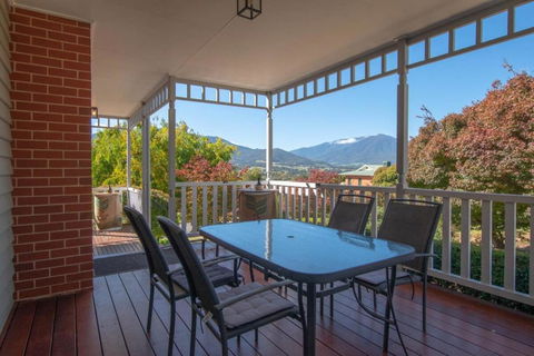 Neve E Fiume Snow And River - Accommodation Mount Tamborine 0
