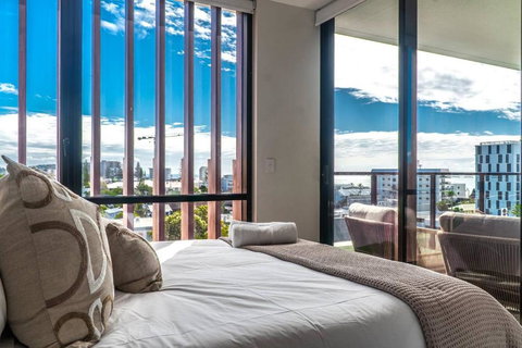 New! Coastal Elegance At Palm Beach - Accommodation Mount Tamborine 3