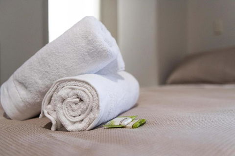 New Crown Hotel Motel - Accommodation Mount Tamborine 1