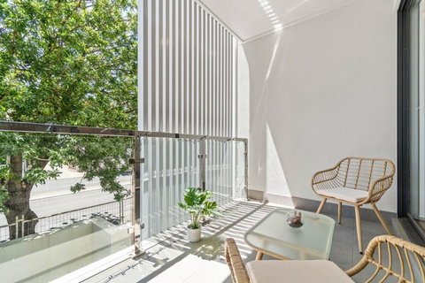 New Luxury Stylish Elegant Townhouse For Families - Accommodation Mount Tamborine 3