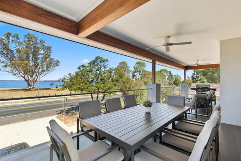 NEW - Sunrise Waters Holiday House - Accommodation Mount Tamborine 0