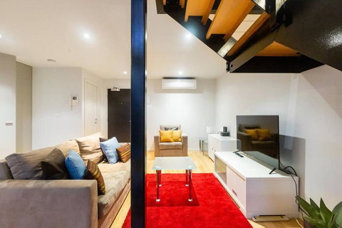 New York Lofted CBD Retreat With Pool And Parking - Accommodation Mount Tamborine 1