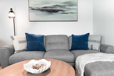 Newly Furnished Stylish 2BR Southbank Apartment - Accommodation Mount Tamborine 1