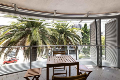 Newly Renovated 3BR Apartment 2 Parking Spaces Pool Gym City Views Walk To Shops - Accommodation Mount Tamborine 1