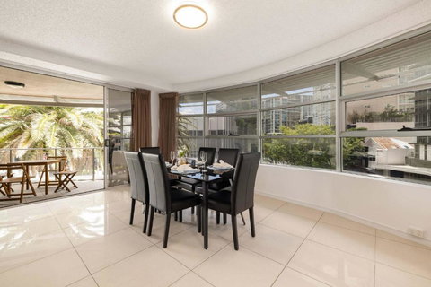 Newly Renovated 3BR Apartment 2 Parking Spaces Pool Gym City Views Walk To Shops - Accommodation Mount Tamborine 3