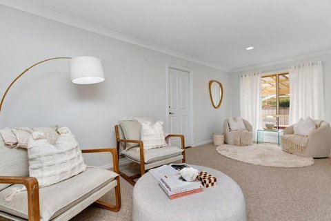 Newly Renovated Cottage Sleeps 6 - Accommodation Mount Tamborine 2