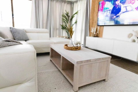 Newly Renovated Home Near Shops, M1, National Forest & Koalas! - Accommodation Mount Tamborine 0