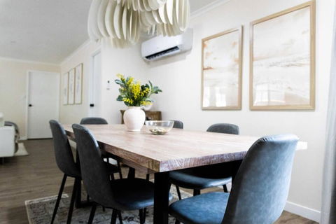 Newly Renovated Home Near Shops, M1, National Forest & Koalas! - Accommodation Mount Tamborine 1