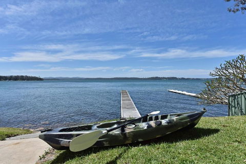 New Property Silverwater Serenity Shores Absolute Waterfront On The Lake - Accommodation Mount Tamborine 1