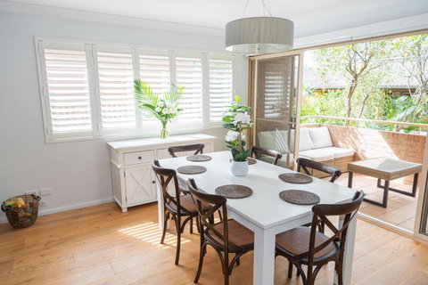 Newport Beach Pad - Perfect Location - Accommodation Mount Tamborine 2