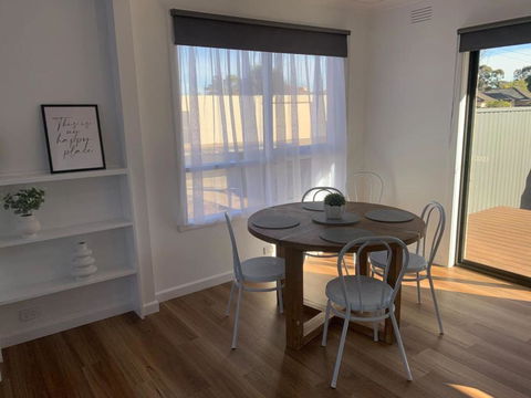 Nth Central 4BR Reno W WiFi - Accommodation Mount Tamborine 2