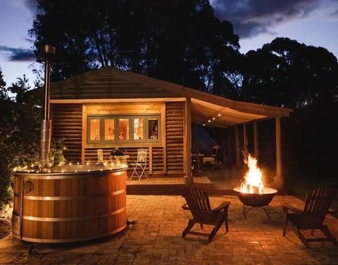 Nug Nug Park Cabin - Accommodation Mount Tamborine 0