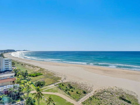 Ocean Front Escape On Palm Beach - Accommodation Mount Tamborine 3