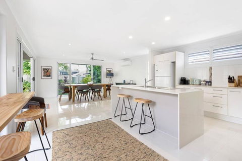 OCEAN55- Mooloolaba Family Holiday Home - Accommodation Mount Tamborine 0