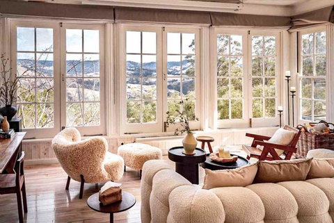 Olive Hill Spa, Views & Home Cinema - Accommodation Mount Tamborine 3