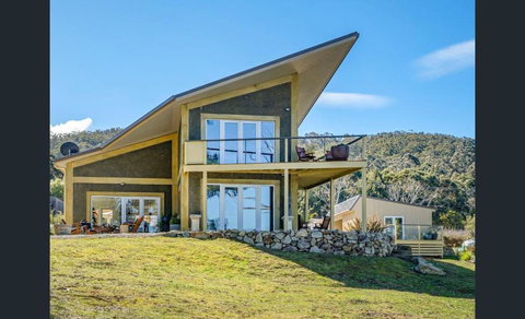 On The Huon River - Accommodation Mount Tamborine 0