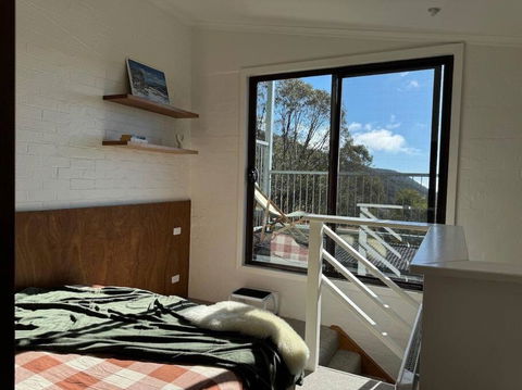 One Cedarwood - Petite Challet Falls Creek - Accommodation Mount Tamborine 1