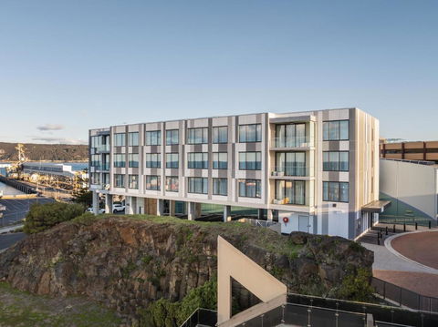 One North Terrace - Accommodation Mount Tamborine 1