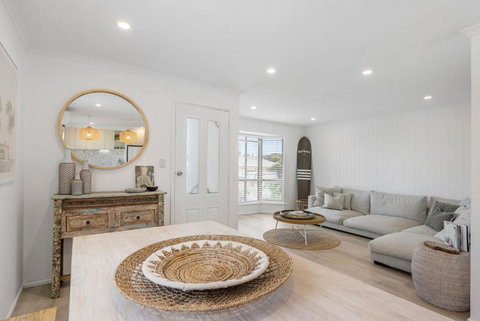 Our Little White House -74 Padman Crescent, Middleton - Accommodation Mount Tamborine 2