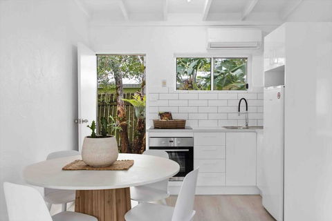 PA2 Stunning Sunshine Beach Apt Pets Welcome - Accommodation Mount Tamborine 2