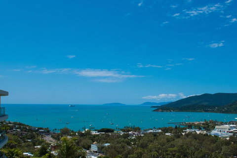 Pacific Blue Whitsunday - Studio - Accommodation Mount Tamborine 2