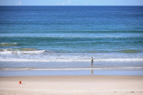 Pacific Dawn On The Beach One - Accommodation Mount Tamborine 2