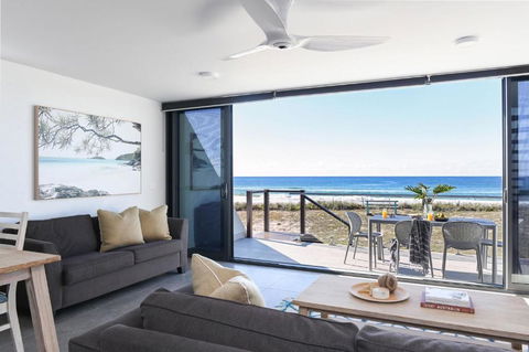Pacific Dawn On The Beach Two - Accommodation Mount Tamborine 0