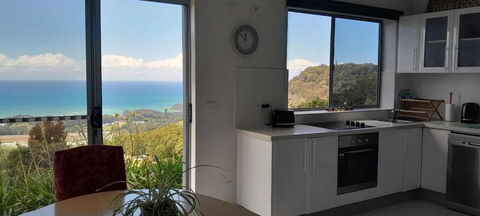ON TOP Of THE WORLD Garden Studio - Accommodation Mount Tamborine 3
