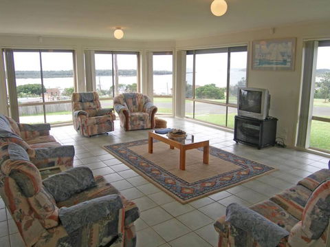 ORSO1O - Water View House - Accommodation Mount Tamborine 1