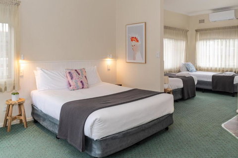 Pacific Motel 11 - Accommodation Mount Tamborine 2