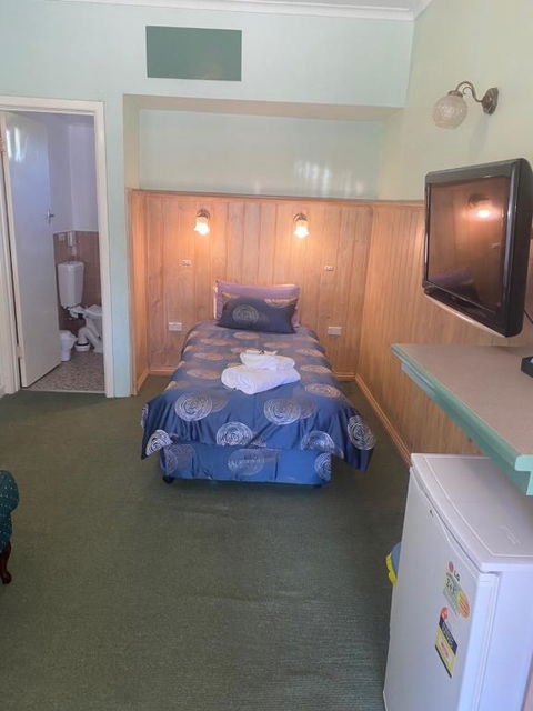 Paddle Steamer Motel - Accommodation Mount Tamborine 1