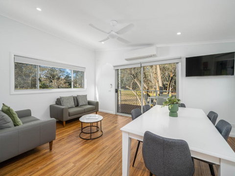 Painters Island Holiday Park - Accommodation Mount Tamborine 3