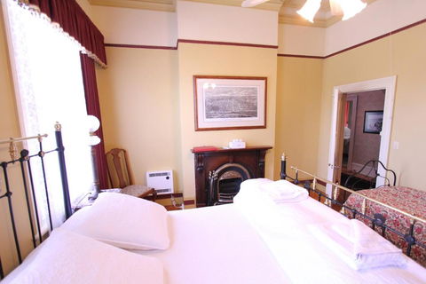 Palm House - Accommodation Mount Tamborine 1