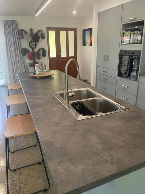 Pandanus Paradise. Newly Renovated 4 Bedroom Home - Accommodation Mount Tamborine 3