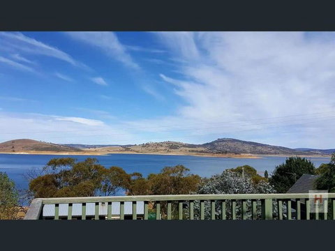 Panoramic Lake View - Accommodation Mount Tamborine 1