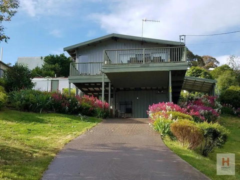 Panoramic Lake View - Accommodation Mount Tamborine 2