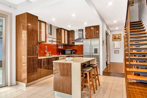 Parish Court - A Unique Contemporary Conversion - Accommodation Mount Tamborine 2