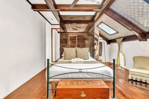Parish Court - A Unique Contemporary Conversion - Accommodation Mount Tamborine 3