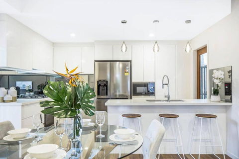 Park Avenue Townhouse Retreat Brisbane Sleeps 10 - Accommodation Mount Tamborine 1