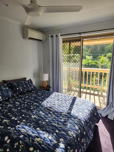 Poinciana Room - Accommodation Mount Tamborine 0