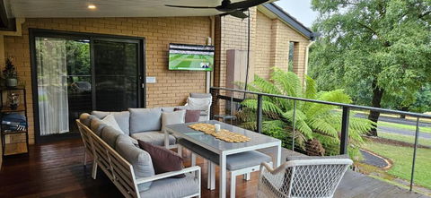 Perfect Country Home - Accommodation Mount Tamborine 3