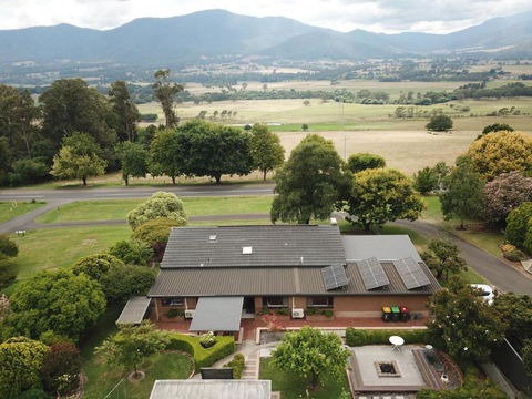 Perfect Country Home - Accommodation Mount Tamborine 1