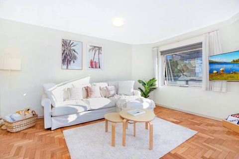 Perfect Manly Retreat, In The Heart Of Manly, Family & Couple Friendly Apartment With CAR SPOT - Accommodation Mount Tamborine 2