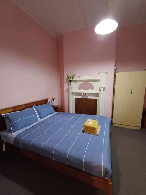 PETERBOROUGH HOTEL - Accommodation Mount Tamborine 2