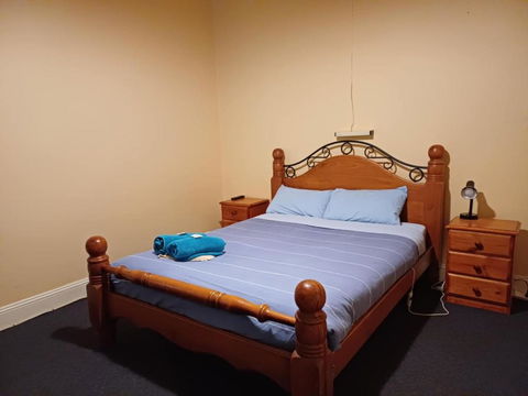 PETERBOROUGH HOTEL - Accommodation Mount Tamborine 3